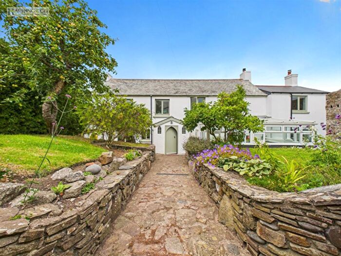 4 Bedroom Semi-Detached House For Sale In Northam, EX39