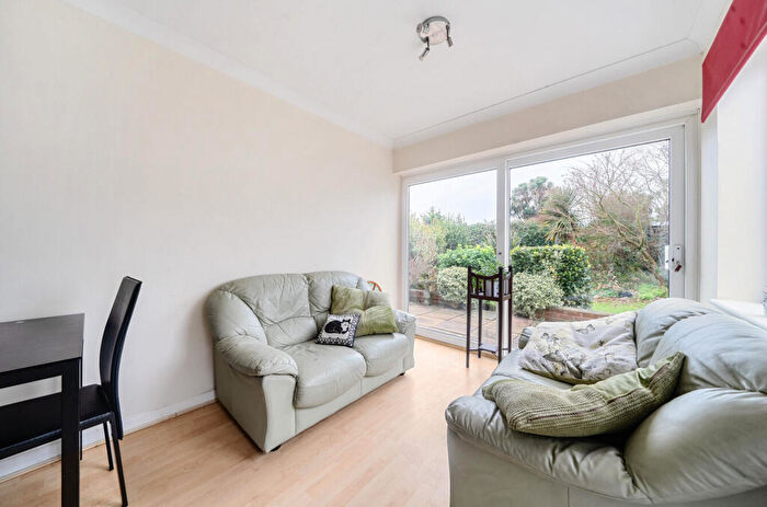 2 Bedroom Bungalow For Sale In Shelley Road, Thornhill Park, Southampton, Hampshire, SO19
