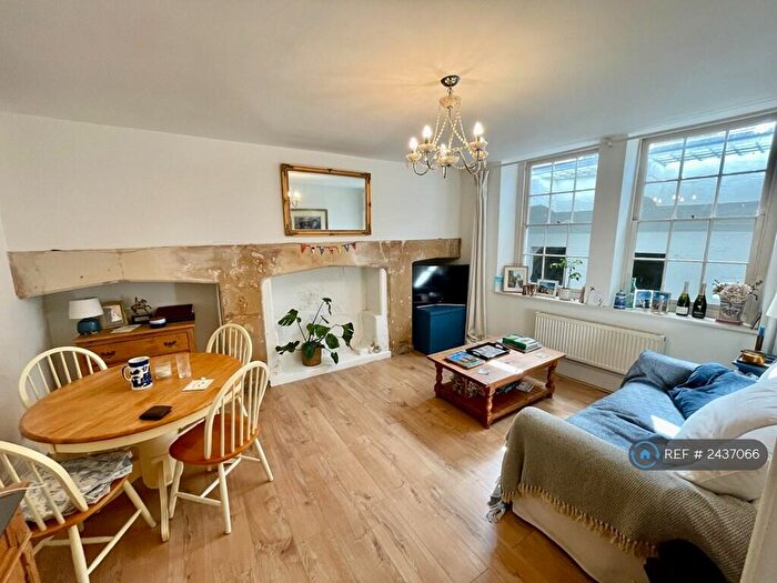 2 Bedroom Flat To Rent In Grove Street, Bath, BA2