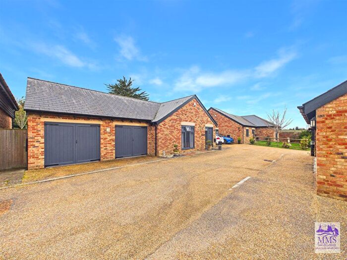 3 Bedroom Detached Bungalow For Sale In Pond Hill, Cliffe, Rochester, ME3