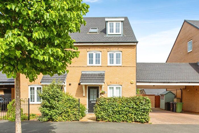 3 Bedroom Semi Detached House For Sale In Gumcester Way, Godmanchester, Huntingdon, PE29