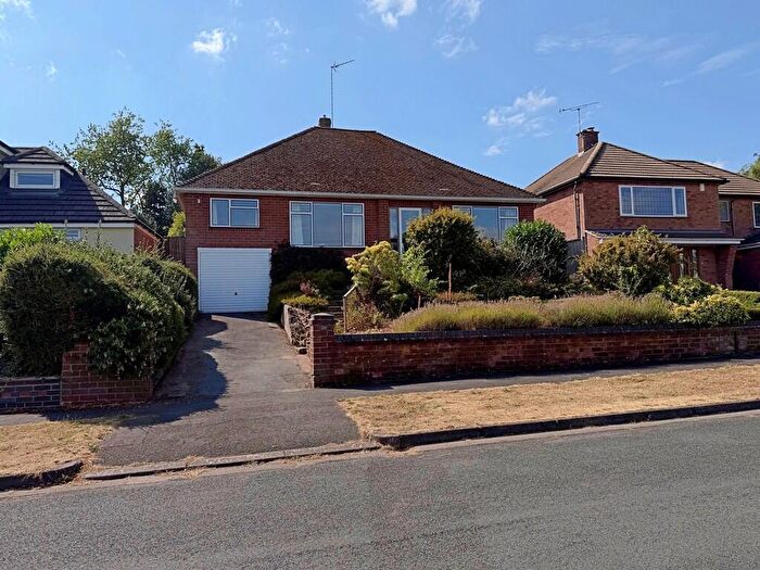 3 Bedroom Detached Bungalow For Sale In Highland Road, Kenilworth, CV8