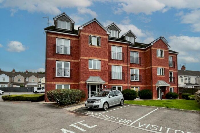 2 Bedroom Flat To Rent In Hall Street, Blackwood, NP12