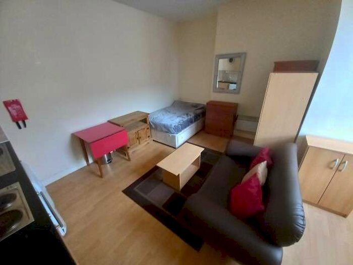 1 Bedroom Studio Flat To Rent In Flat 4, 2 Church Road, Leeds, LS12