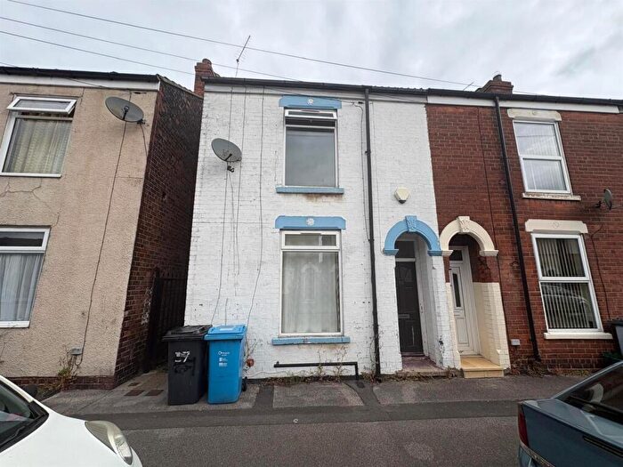 2 Bedroom House To Rent In Steynburg Street, Hull, HU9