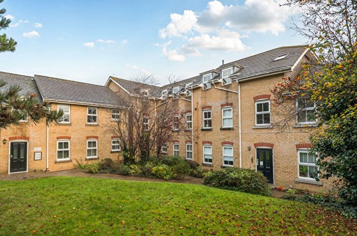 2 Bedroom Flat For Sale In Cambridge Court, Tapster Street, High Barnet, Herts, EN5