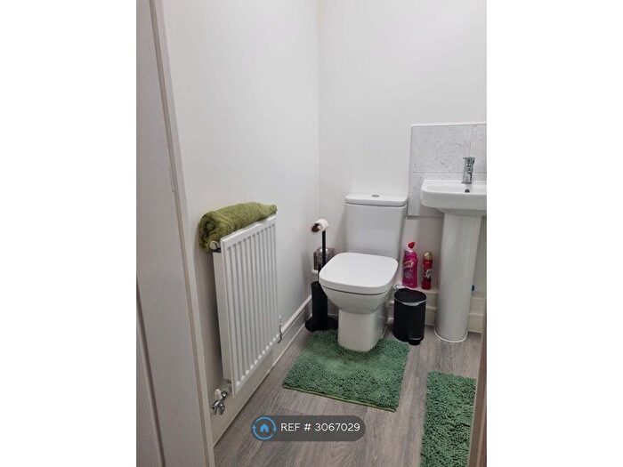 2 Bedroom Flat To Rent In Bonaire Grange, Milton Keynes, MK3