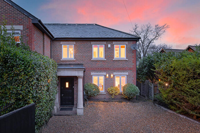 5 Bedroom Semi Detached House To Rent In Hanger Hill, Weybridge, KT13