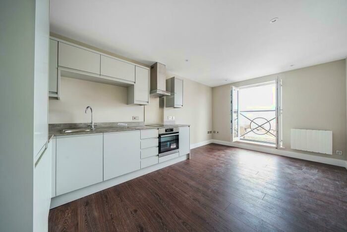 1 Bedroom Apartment To Rent In Walton-on-Thames, KT12