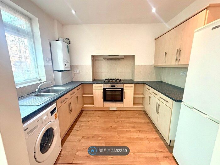 4 Bedroom Semi-Detached House To Rent In Ivanhoe Drive, Harrow, HA3