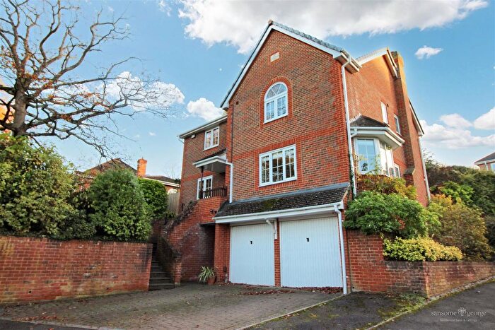 4 Bedroom Detached House For Sale In Roebuck Rise, Tilehurst, Reading, RG31