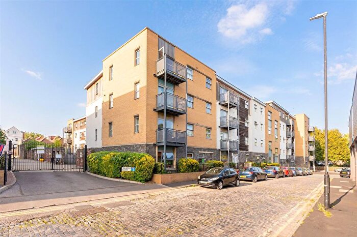 2 Bedroom Flat To Rent In Talavera Close, Bristol, BS2