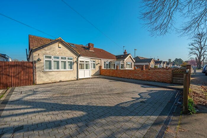 4 Bedroom Semi Detached Bungalow For Sale In Kingston Road, Ashford, TW15