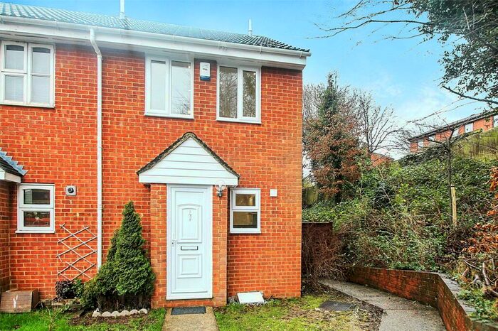 2 Bedroom End Of Terrace House To Rent In Silverbank, Chatham, Kent, ME5