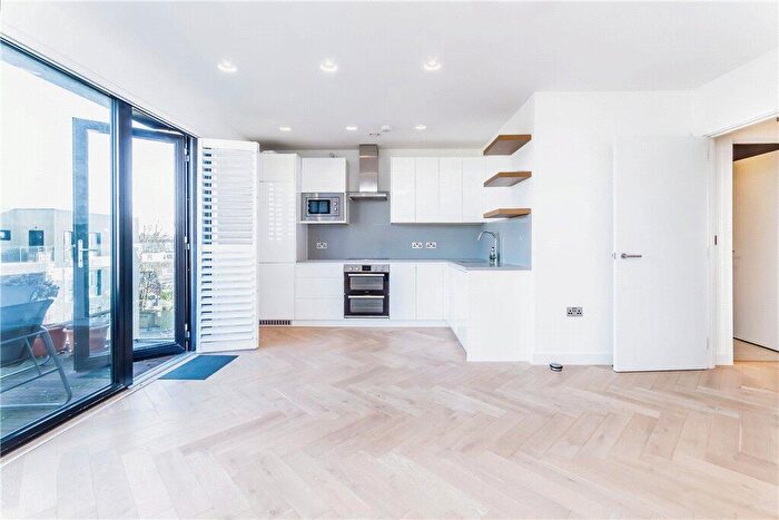 1 Bedroom Flat For Sale In Bell Foundry Close, Croydon, Surrey, CR0