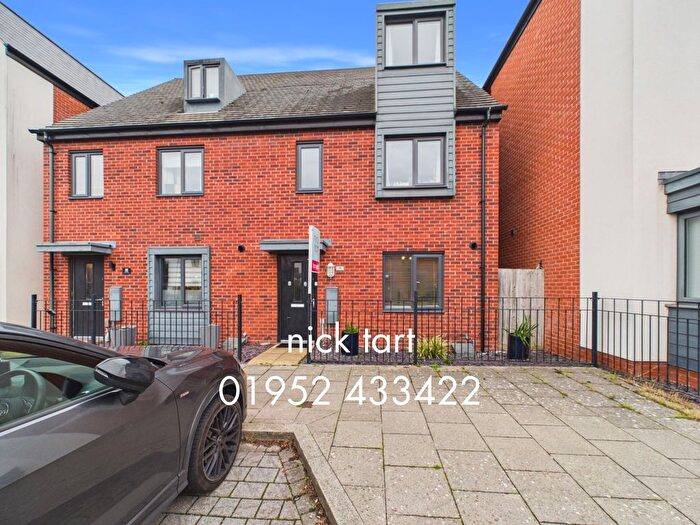 4 Bedroom Town House For Sale In Birchfield Way, Telford, Shropshire, ., TF3