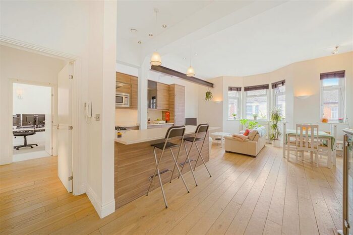 2 Bedroom Flat To Rent In Villiers Road, London, NW2