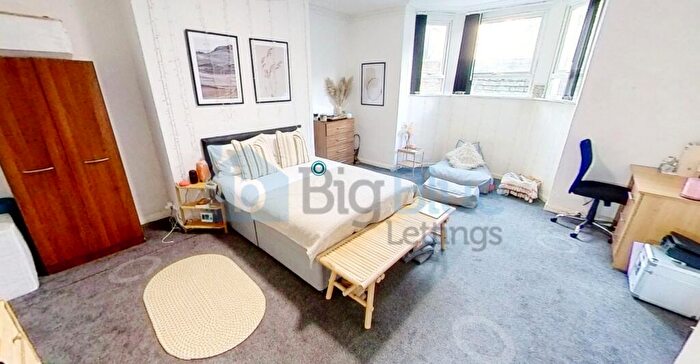 9 Bedroom House To Rent In Belle Vue Road, Leeds, LS3