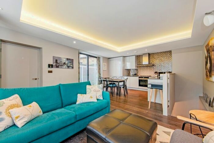 2 Bedroom Flat To Rent In Roger Street, London, WC1N