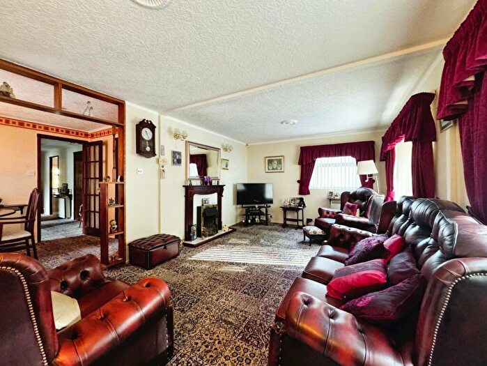 2 Bedroom Detached House For Sale In Oakland Glen, Walton-le-Dale, Preston, Lancashire, PR5