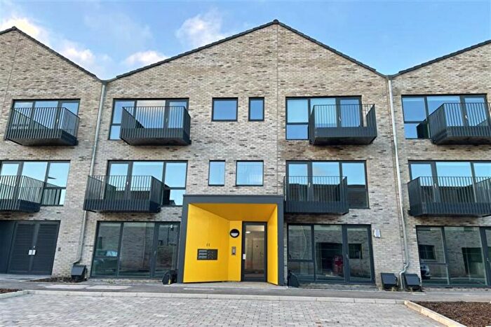 4 Bedroom Apartment To Rent In Honeysuckle Walk, Southmead, BS10