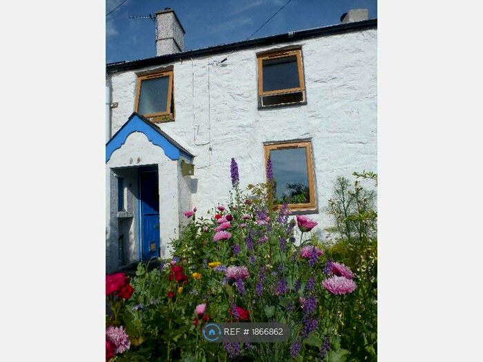 2 Bedroom Terraced House To Rent In Fron Deg, Bangor, LL57