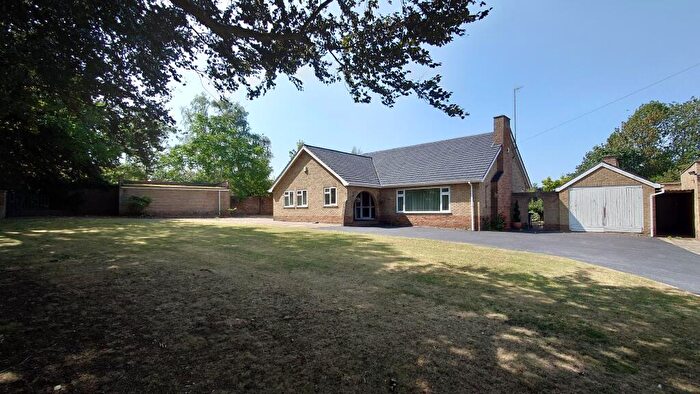 4 Bedroom Bungalow To Rent In Beech Rise, Bury St Edmunds, Suffolk, IP31