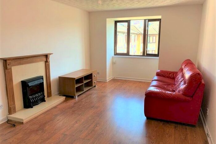2 Bedroom Flat To Rent In South Lorne Place, Leith, Edinburgh, EH6