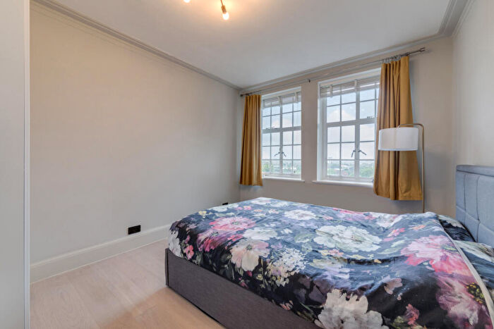 3 Bedroom Flat To Rent In Hillside Court, Finchley Road, NW3