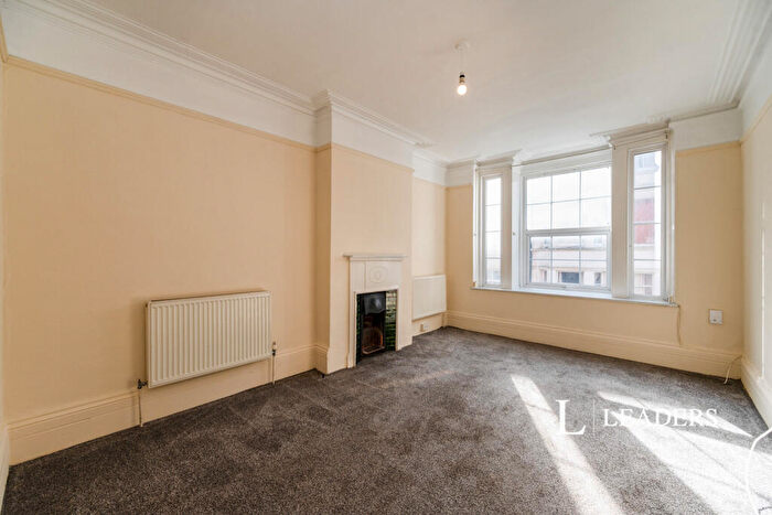 2 Bedroom Flat To Rent In Southsea, PO5
