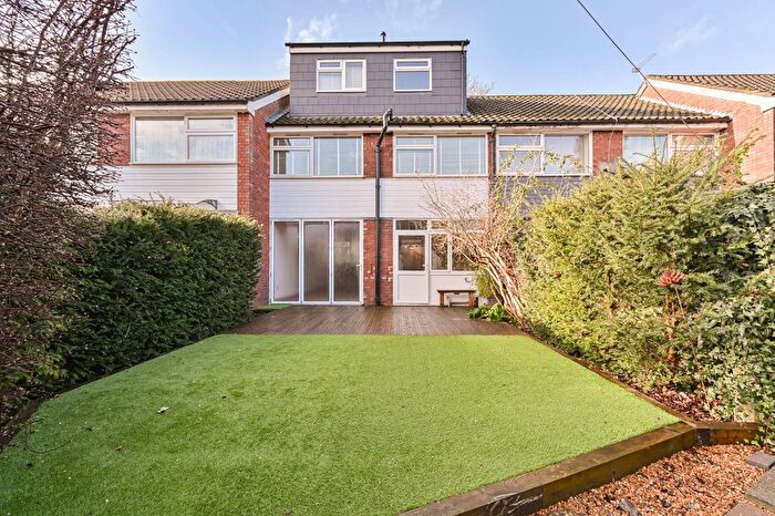 4 Bedroom Property For Sale In Phipps Bridge Road, Colliers Wood, London, SW19