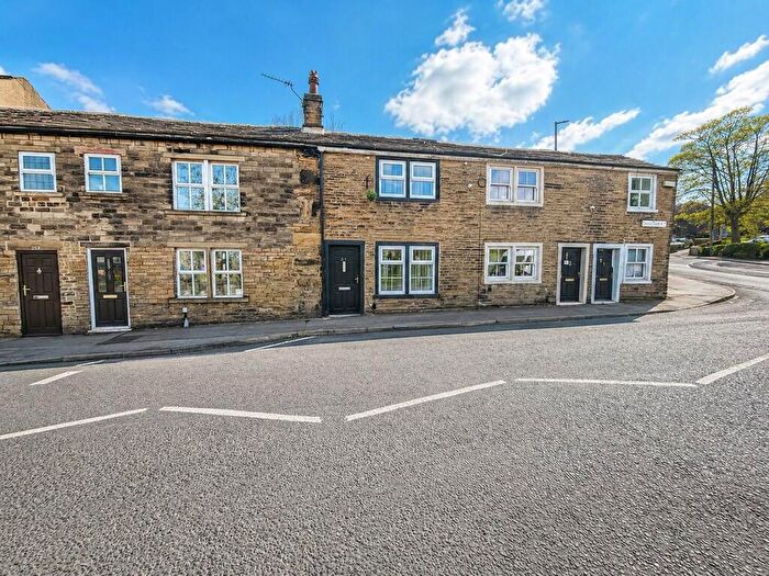 2 Bedroom Cottage For Sale In Bradford Road, Clayton, Bradford, BD14