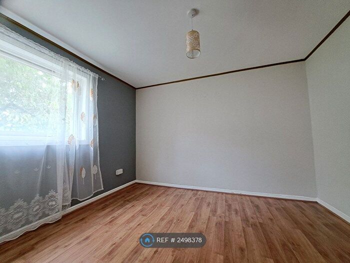 3 Bedroom Flat To Rent In Tarbolton Road, Cumbernauld, G67