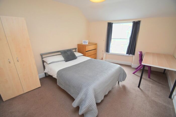 5 Bedroom Flat To Rent In Church Street, Falmouth, TR11