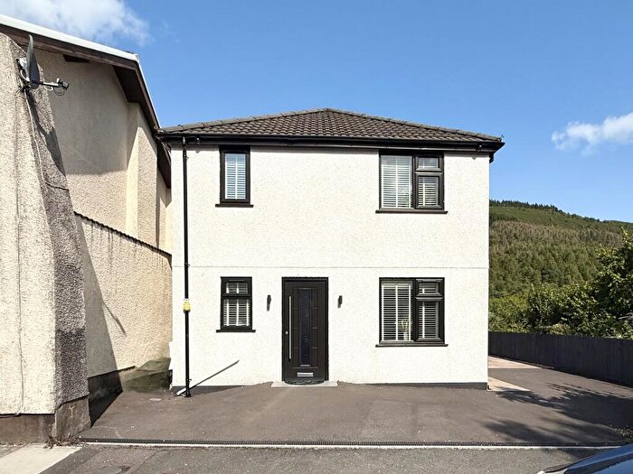 4 Bedroom Detached House For Sale In Aman Court, Cwmaman, Aberdare, CF44