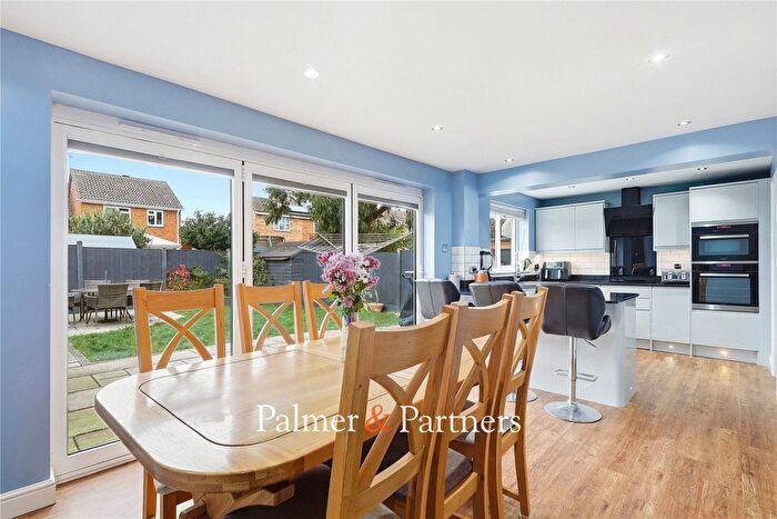 4 Bedroom Semi-Detached House For Sale In Bouchers Mead, Springfield, Chelmsford, Essex, CM1