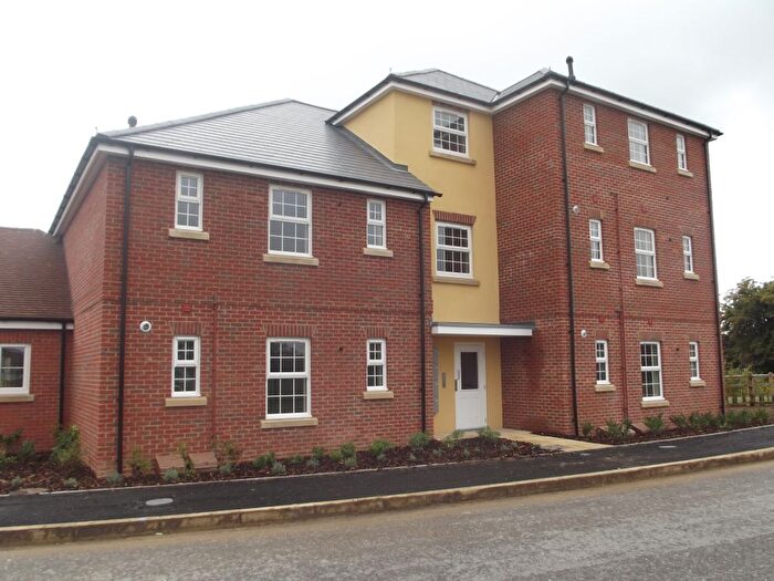 2 Bedroom Property To Rent In Clivedon Way, Aylesbury, HP19
