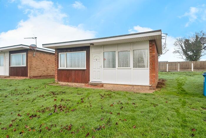 2 Bedroom Chalet For Sale In Beach Road, Hemsby, Great Yarmouth, NR29