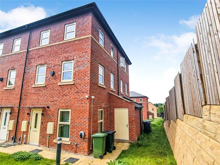 2 Bedroom Town House To Rent In Burnby Close, Leeds, West Yorkshire, LS14
