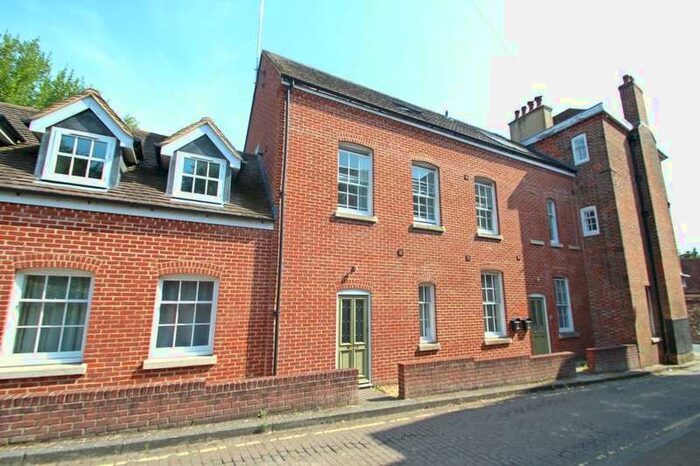 2 Bedroom Apartment To Rent In Winchester, Hampshire, SO23