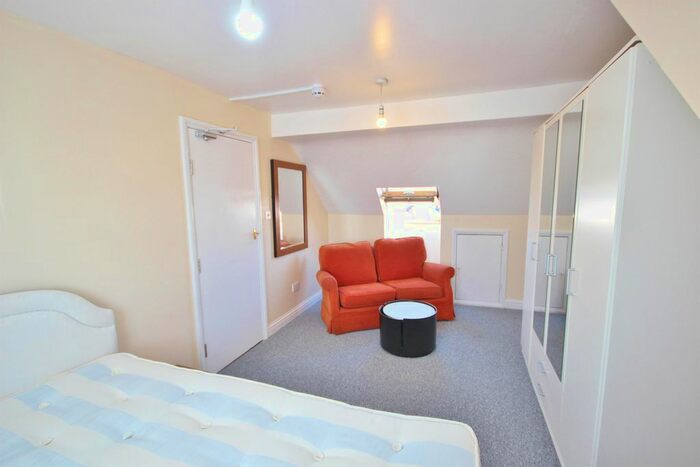 1 Bedroom Flat To Rent In Ashgrove Road, Ilford IG3