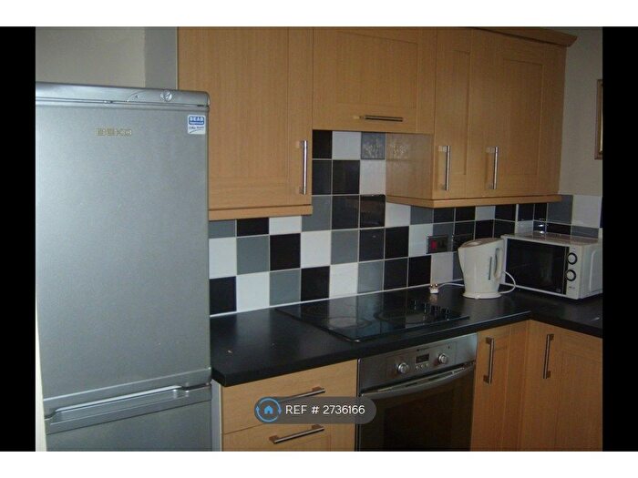 2 Bedroom Flat To Rent In Glencoats Drive, Paisley, PA3