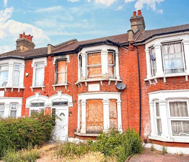 3 Bedroom Terraced House For Sale In Windsor Road, Ilford, IG1