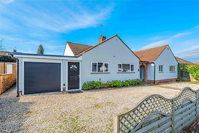 3 Bedroom Bungalow For Sale In Tile Kiln Close, Leverstock Green, Hemel Hempstead, Hertfordshire, HP3