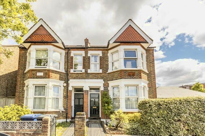 2 Bedroom Flat To Rent In Park Road, London, W7