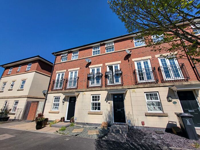 3 Bedroom Property To Rent In Fenton Avenue, Swindon, SN25