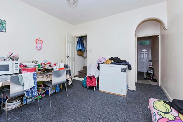 3 Bedroom Terraced House For Sale In Biddulph Street, Leicester, LE2