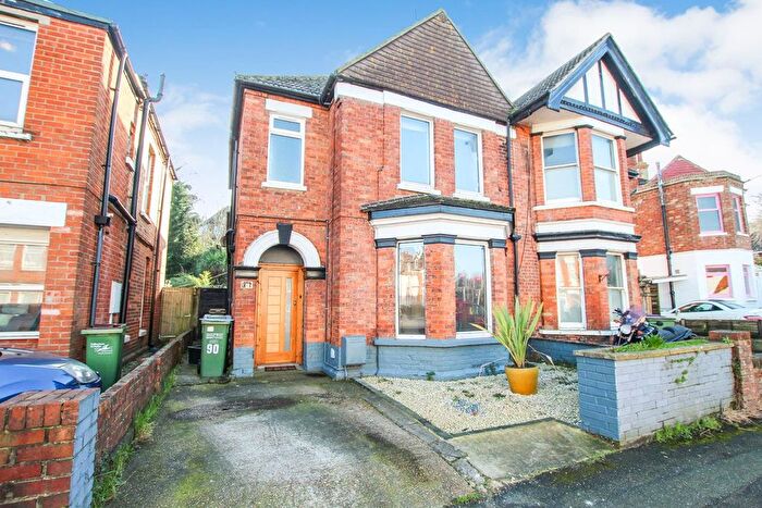 3 Bedroom Semi-detached House For Sale In Radnor Park Road, Folkstone, CT19