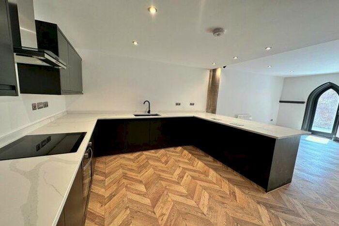 2 Bedroom Flat To Rent In Chestnut Grove, Liverpool, L15