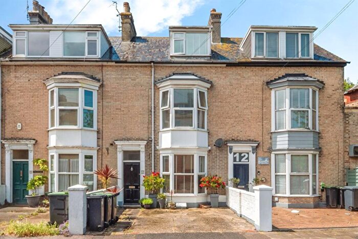4 Bedroom Terraced House For Sale In Grange Road, Weymouth, DT4